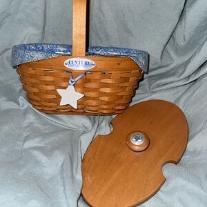 Longaberger Handwoven Basket  with liner and lid. LIMITED EDITION century 2000